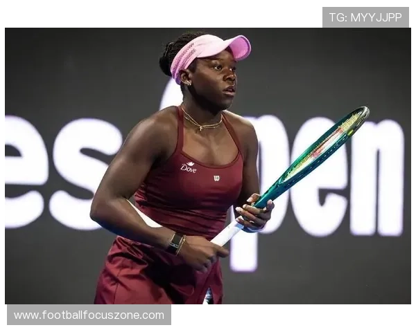 网坛新星横扫赛场迎来职业生涯首个大满贯冠军